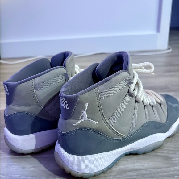 Air Jordan 11 Retro “Cool Grey” Boys Size 5 - Picture 1 of 8